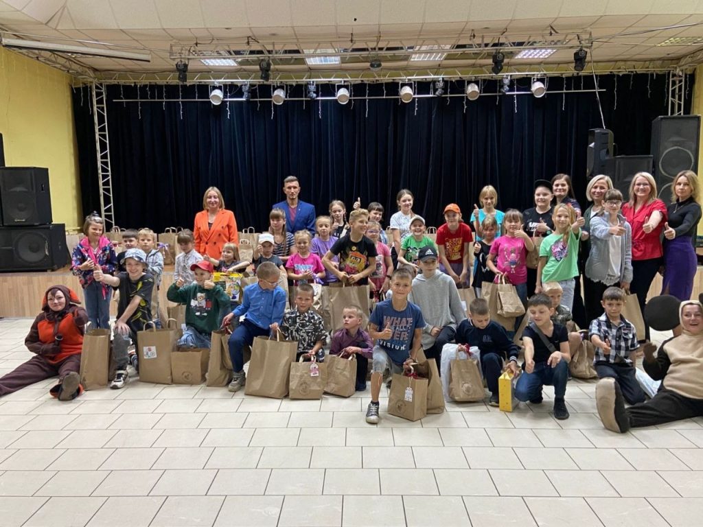 Традиционная благотворительная акция “Скоро в школу” объединила город